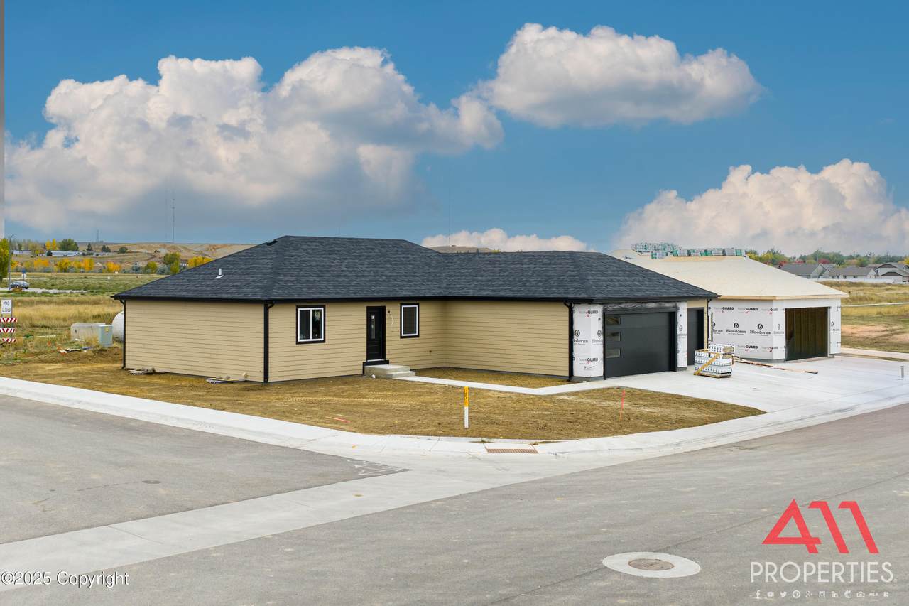 182 Royal Cir - Photo 1