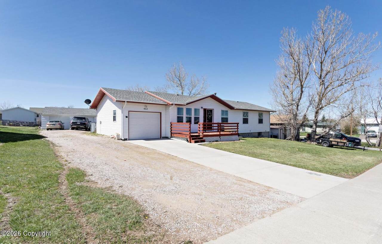 402 Sheridan Ct - Photo 1