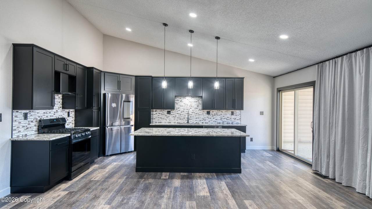 1114 Indian Hills - Photo 1