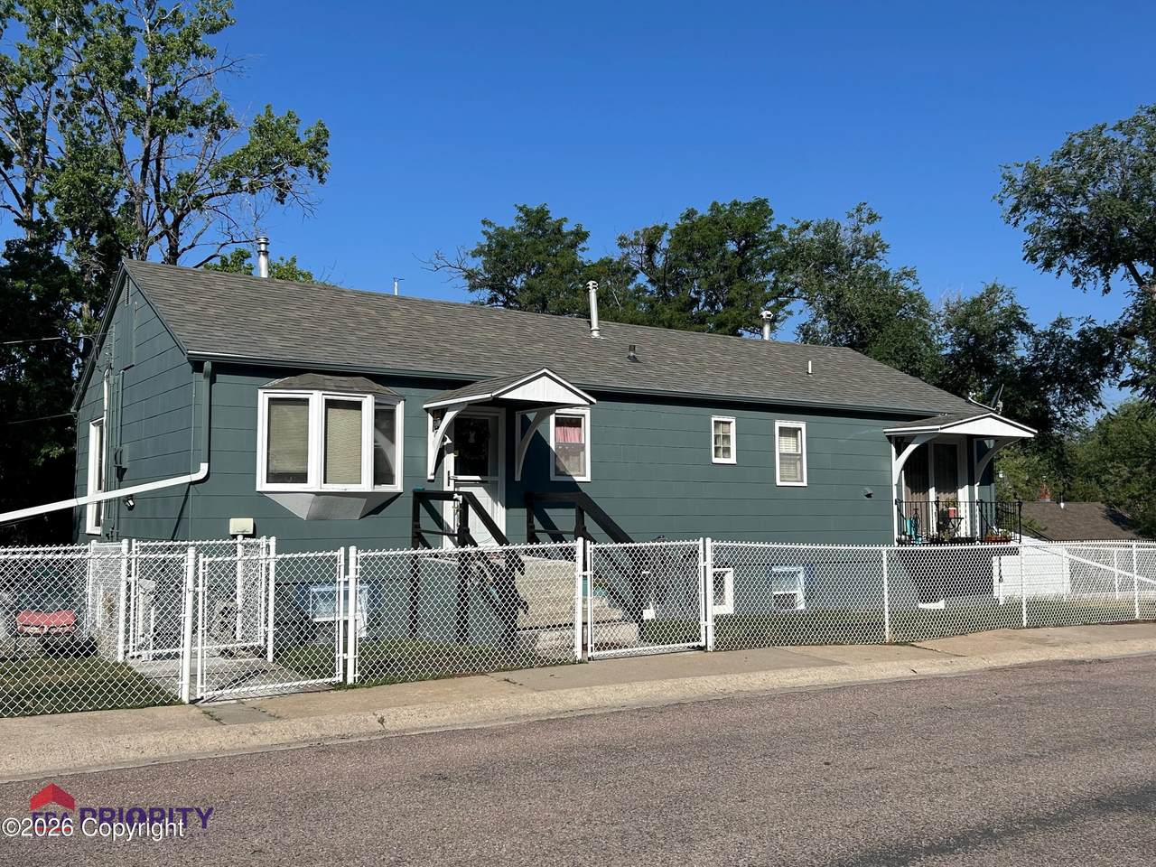 302 S Spokane Ave - Photo 1
