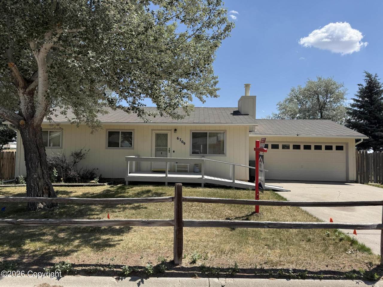 6709 Robin Dr - Photo 1