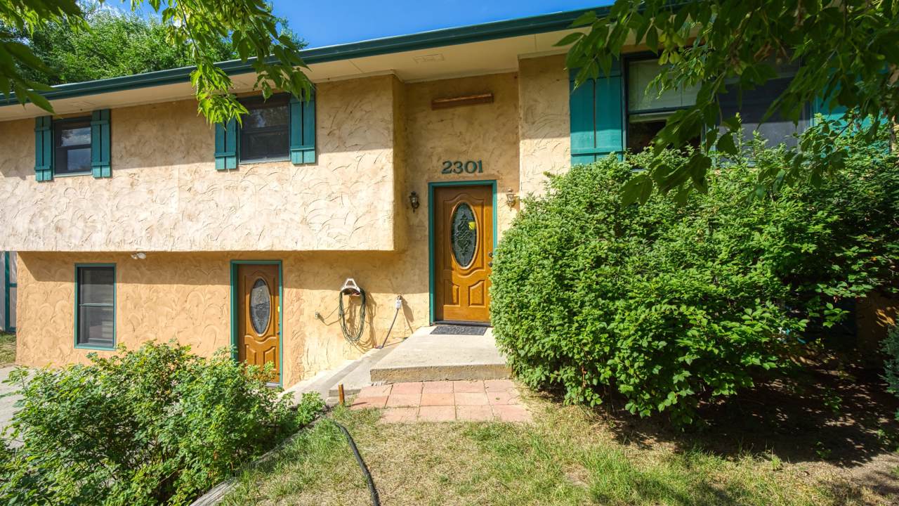 2301 Knollwood Dr. - Photo 1