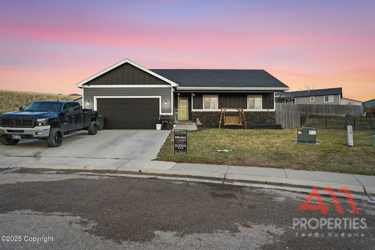 138 College Park Cir - Photo 1