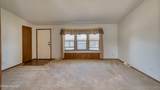 921 E 9th St - Photo 16