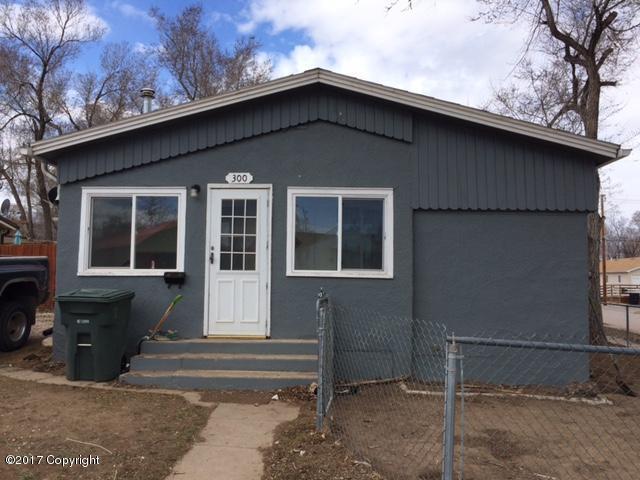 300 Ross Ave - Photo 1