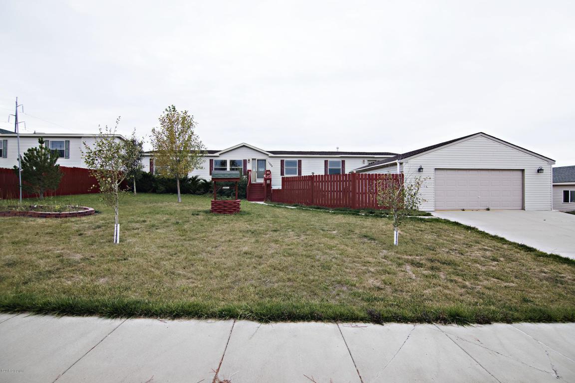 1305 Plumcreek Ave - Photo 1