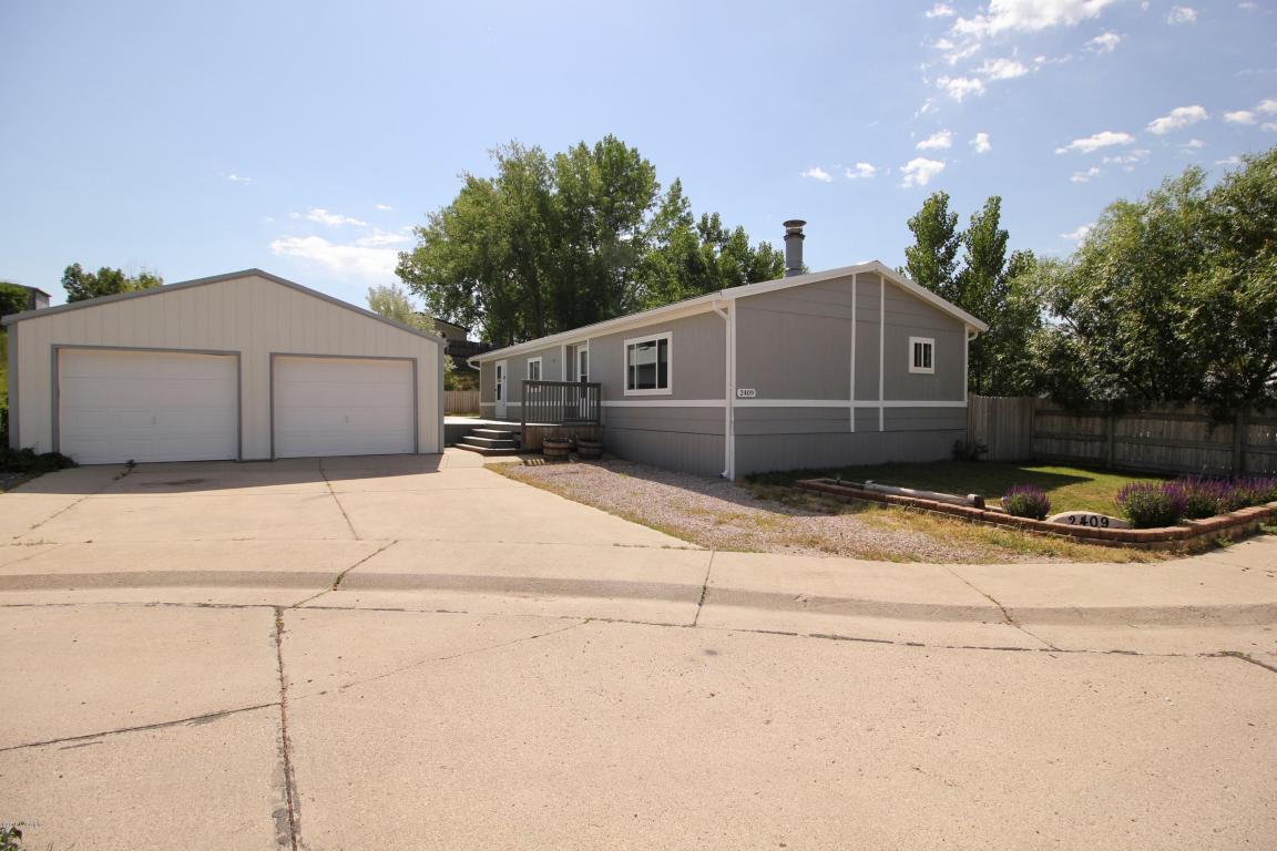 2409 James Ct - Photo 1