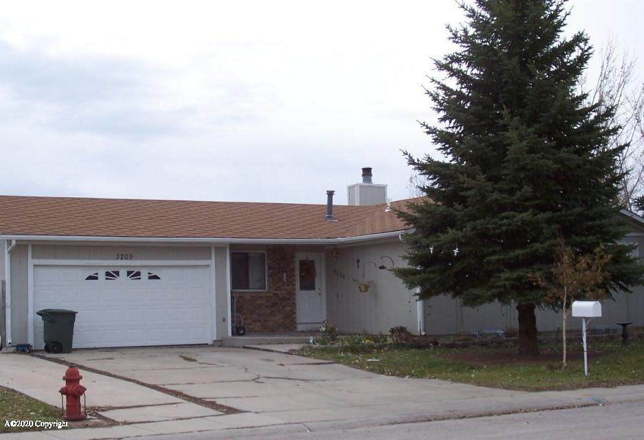 3209 Alberta Dr - Photo 1