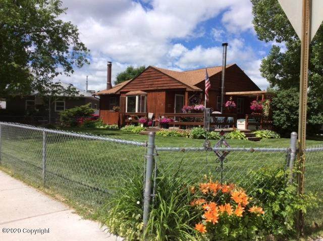 114 Cascade Ave - Photo 1
