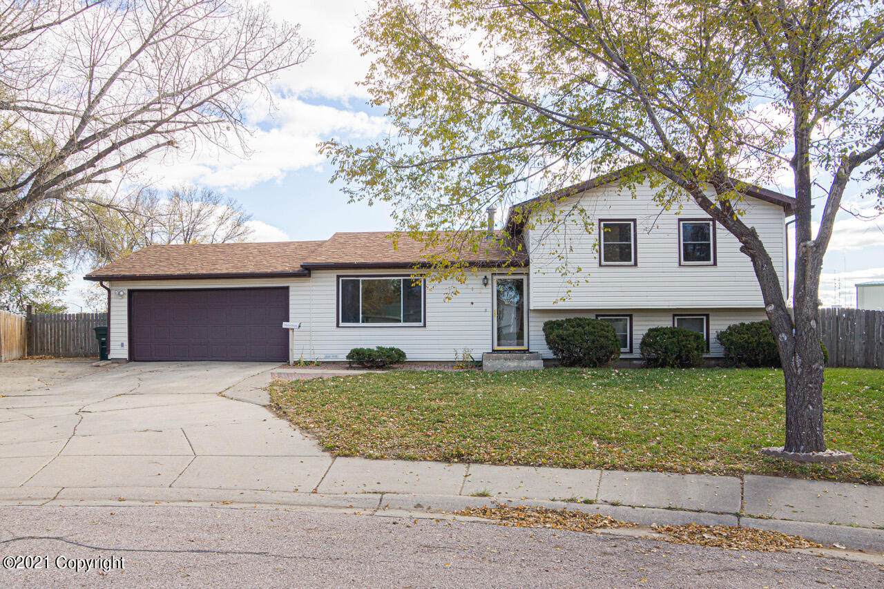 210 Sequoia Dr - Photo 1
