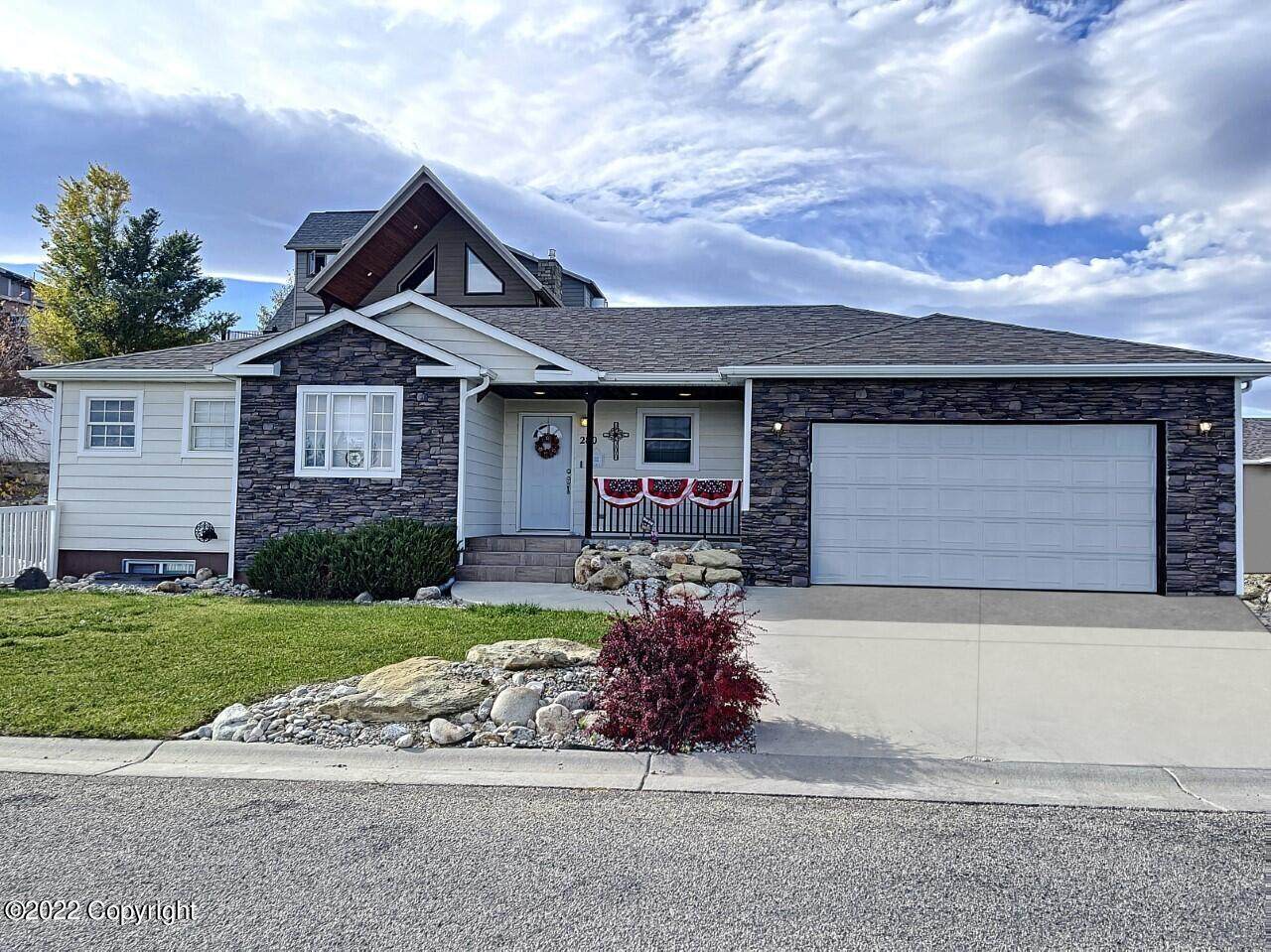 280 Juniper St - Photo 1