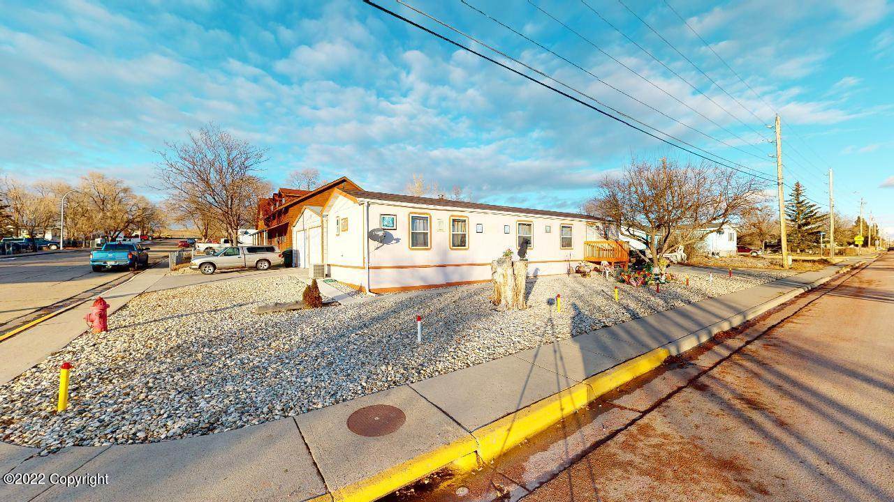 900 Greenwood Ave - Photo 1