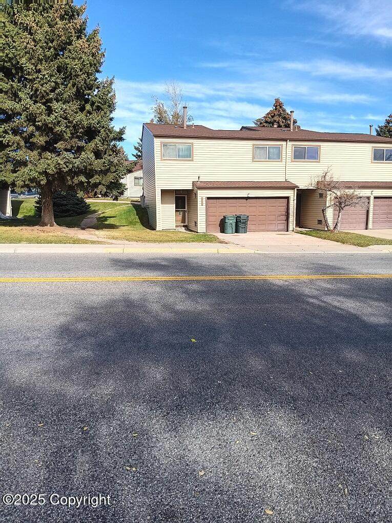 1130 E 12th St - Photo 1