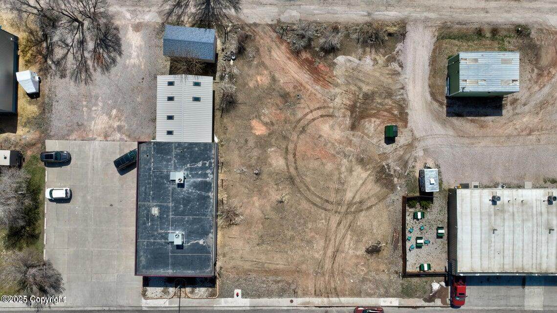 814 E 3rd St - Photo 1