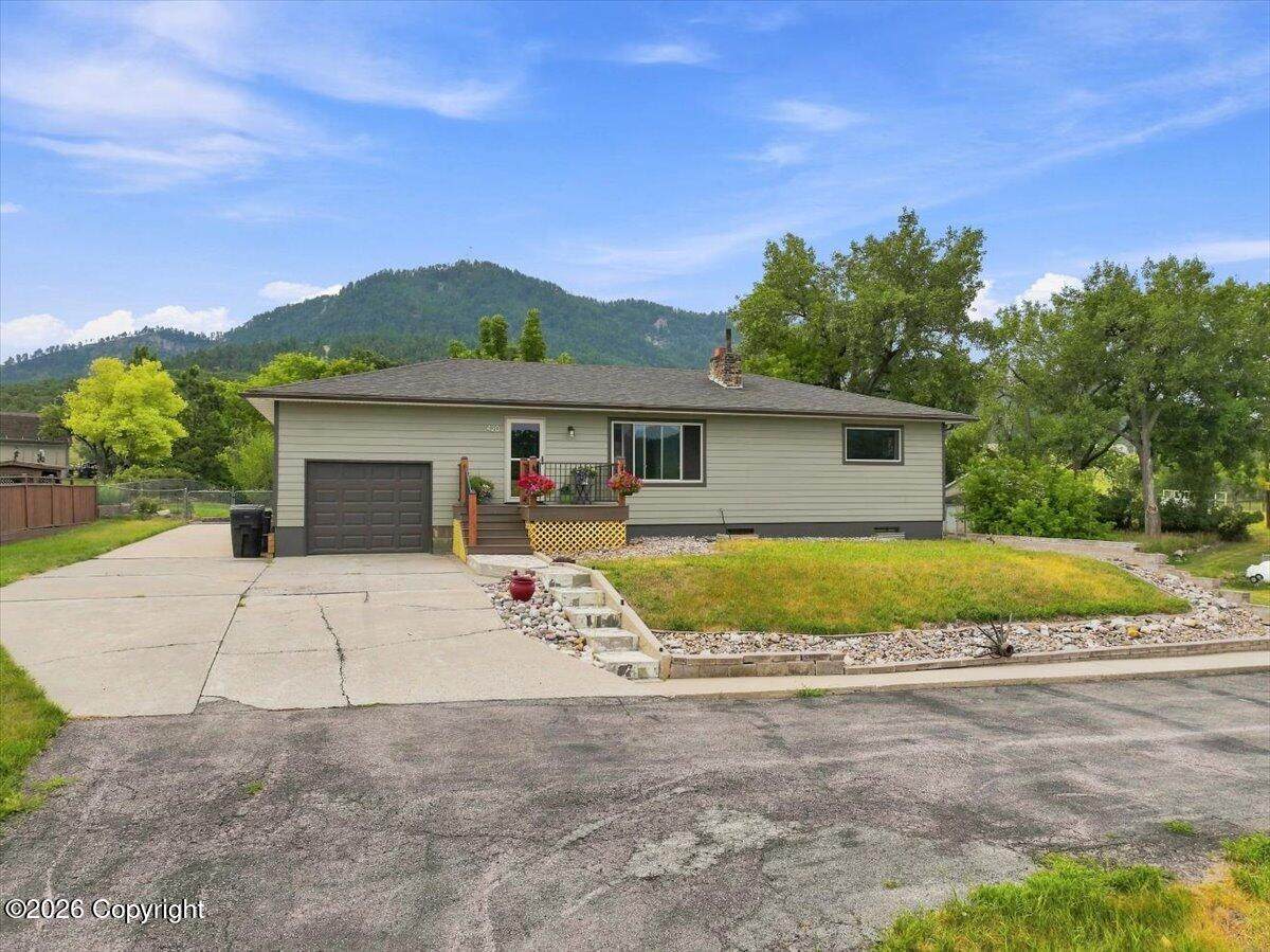 420 E Alden St - Photo 1