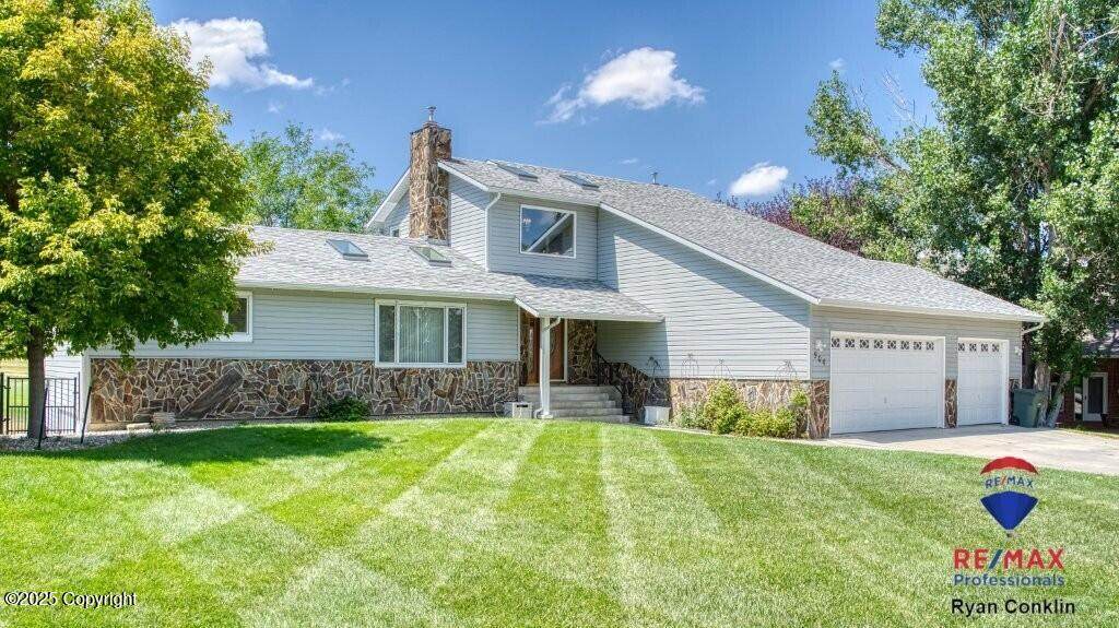 904 Clarion Dr - Photo 1