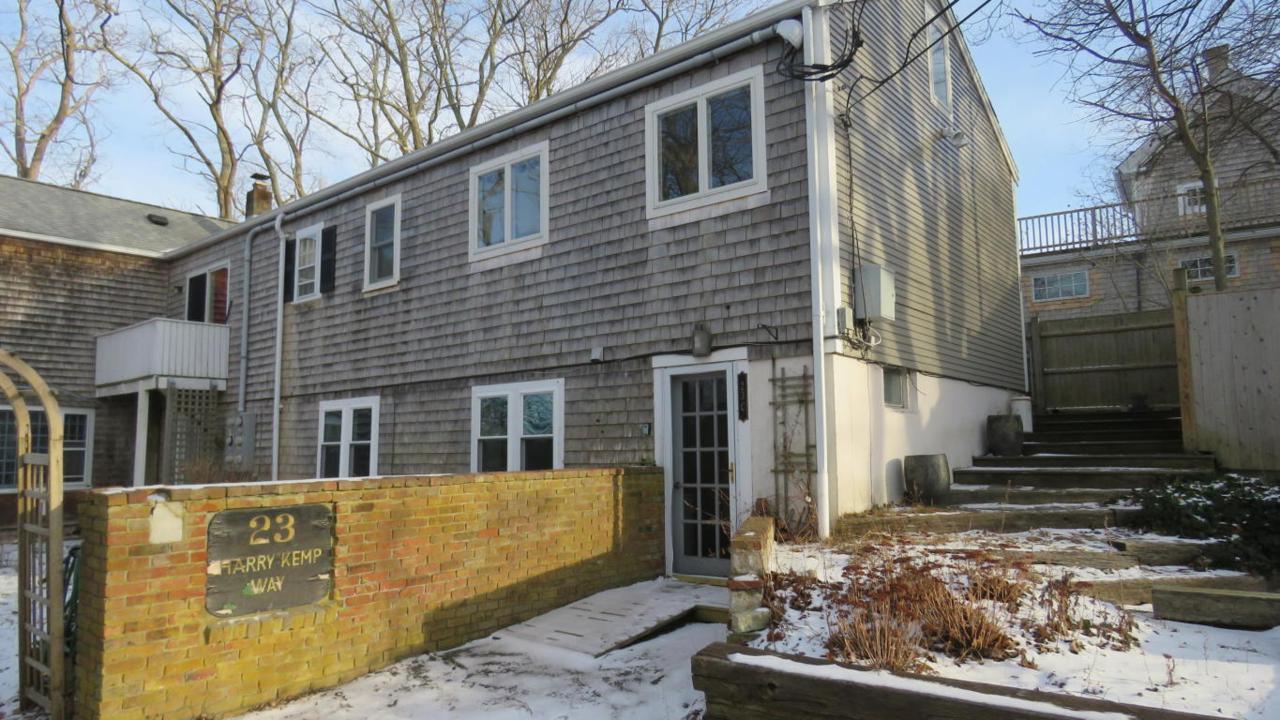 23 Harry Kemp Way - Photo 1