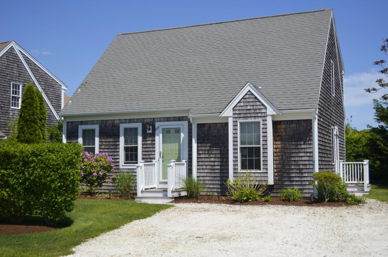 121 Camp Street - Photo 1
