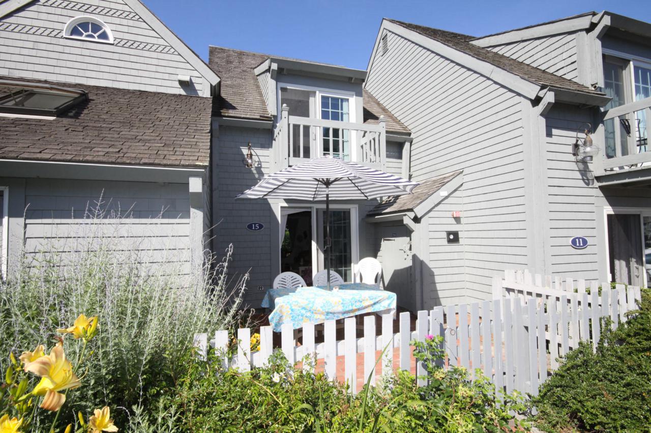 15 Hyannis Point Road - Photo 1