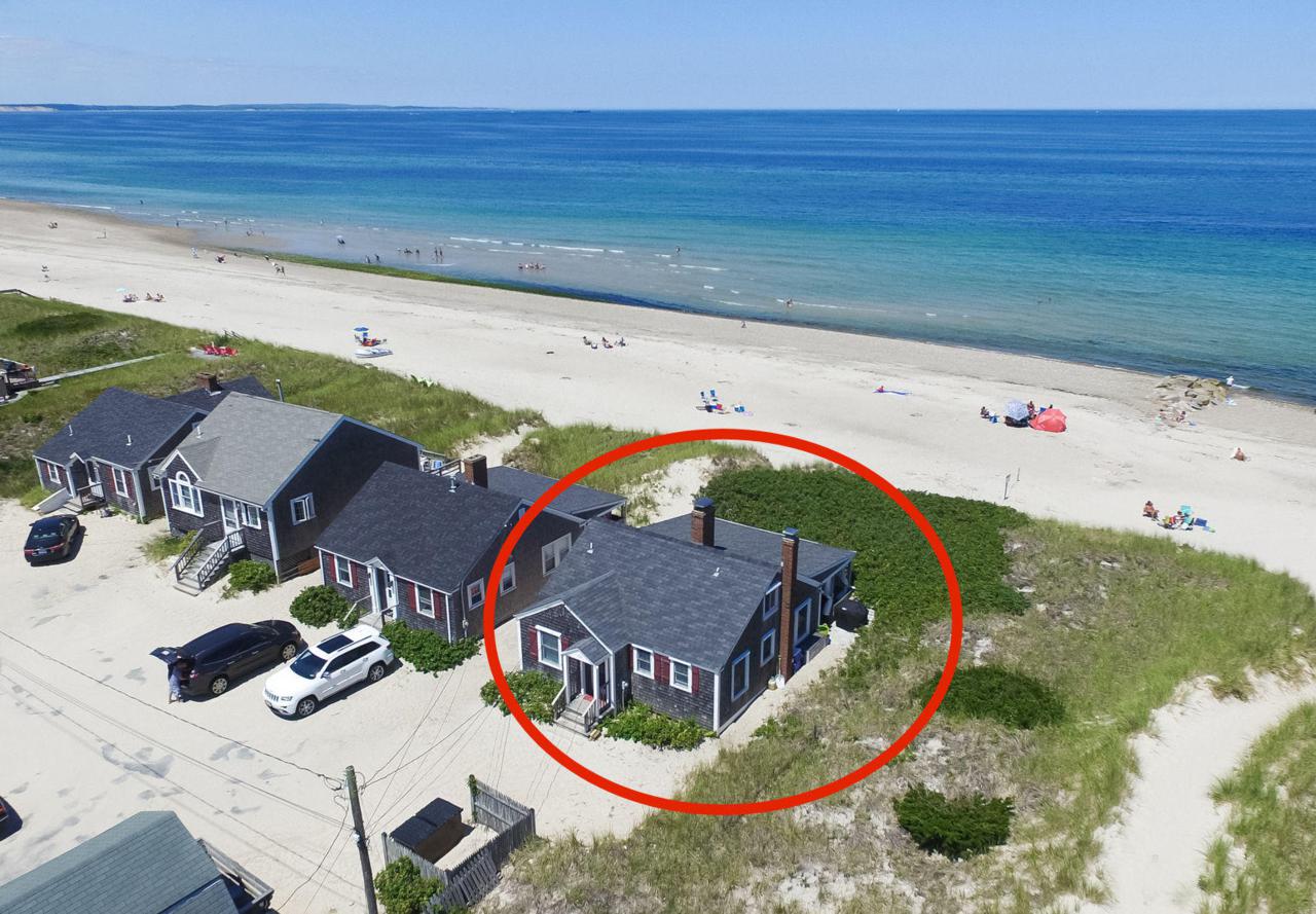 143 Shore Boulevard - Photo 1