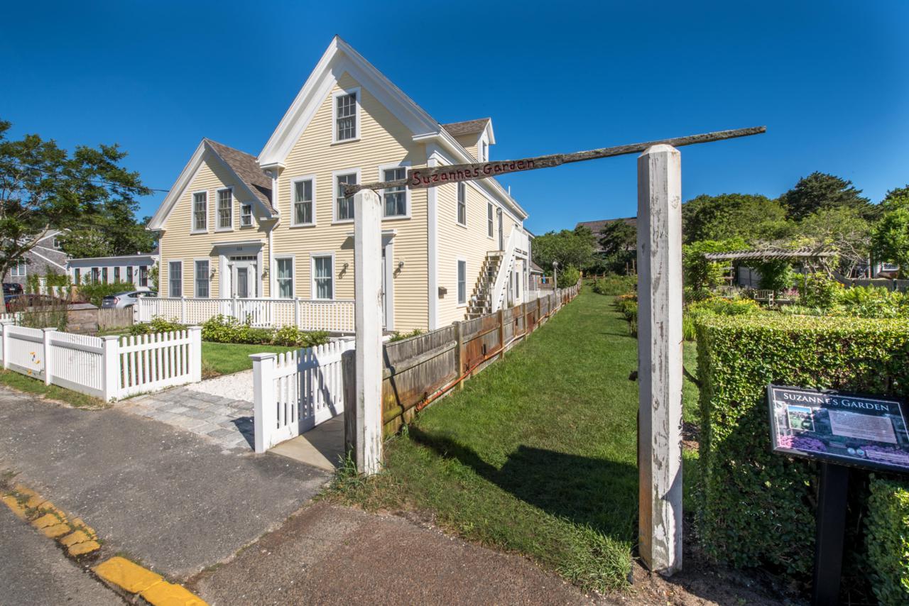606 Commercial Street - Photo 1