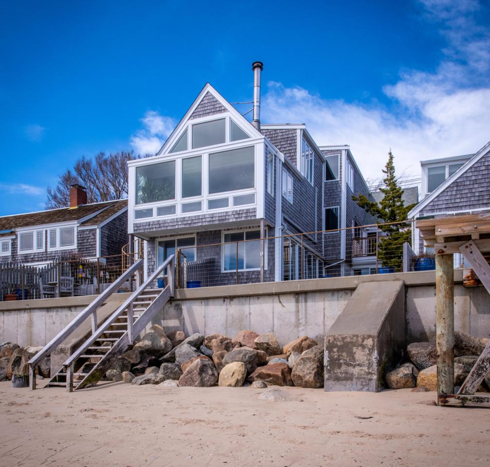 553 Commercial Street - Photo 1