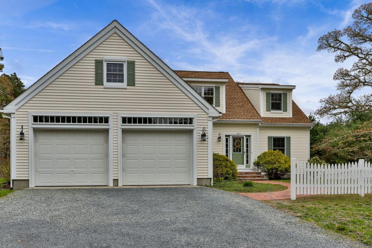 237 Lothrop Avenue - Photo 1