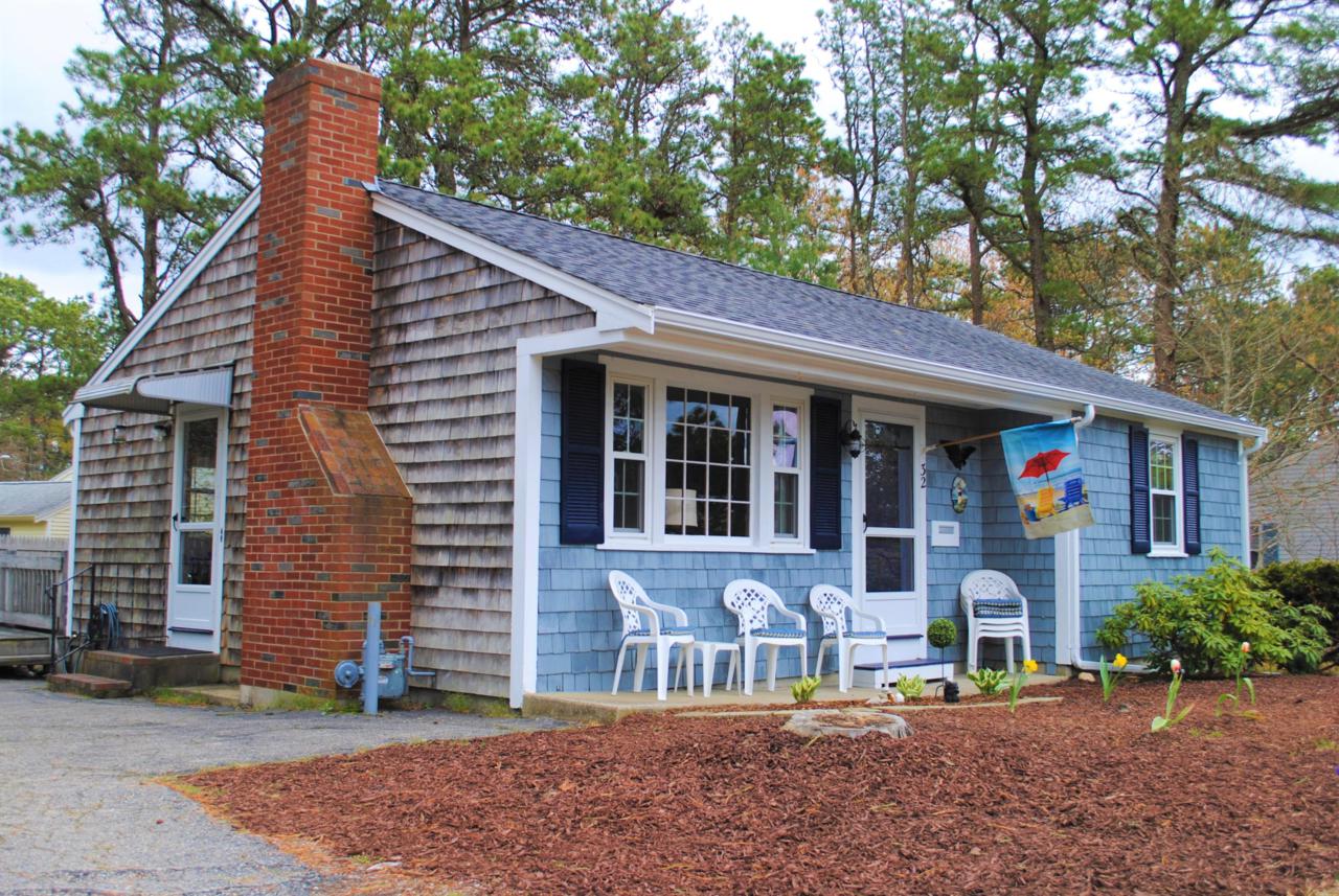 32 Harvard Street - Photo 1