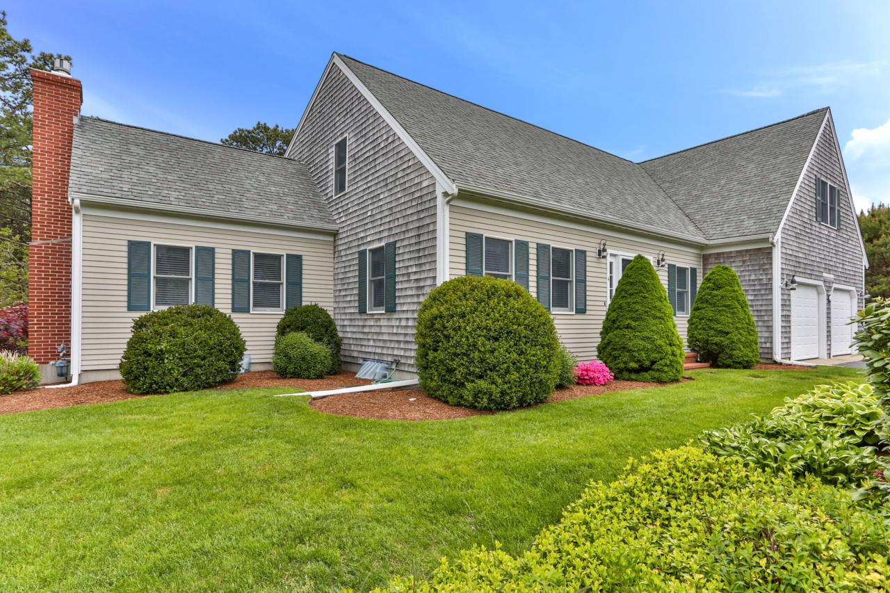 4 Bassett Woods Road - Photo 1