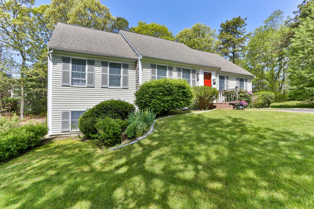 4 Berry Lane - Photo 1