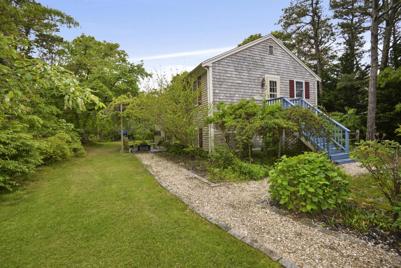 94 Queen Anne Road - Photo 1