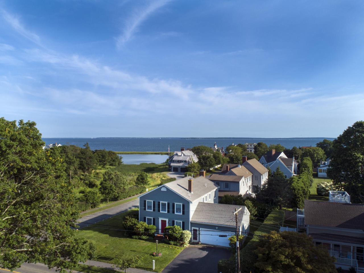 27 Clinton Avenue - Photo 1