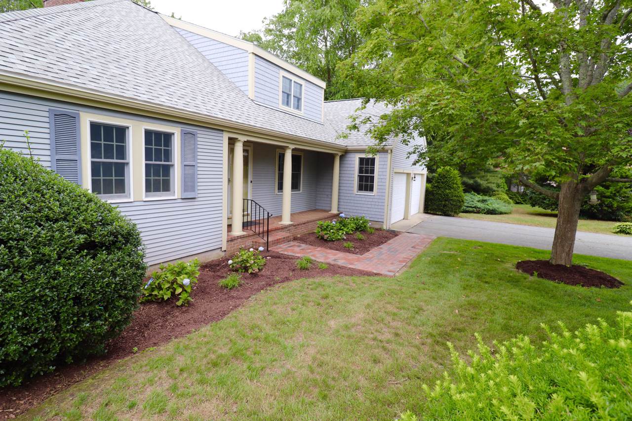 10 Elizabeth Circle - Photo 1