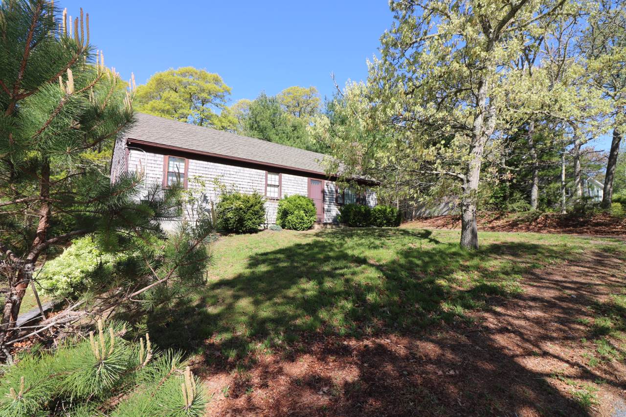 8 Forsythia Drive - Photo 1