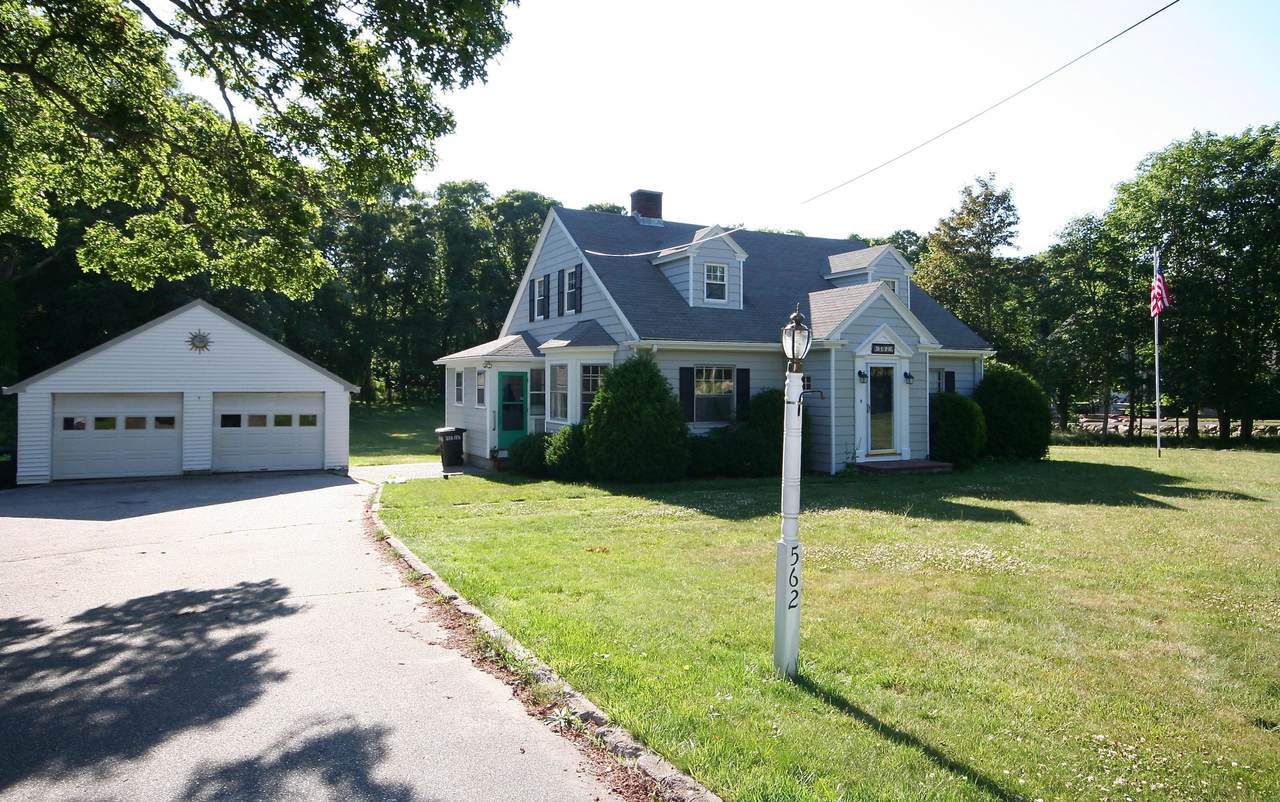 562 Palmer Avenue - Photo 1