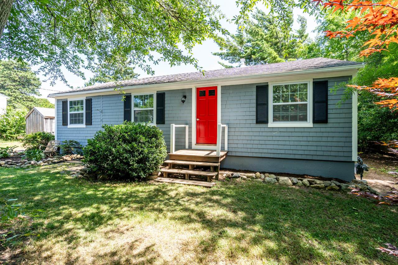8 Crestwood Lane - Photo 1