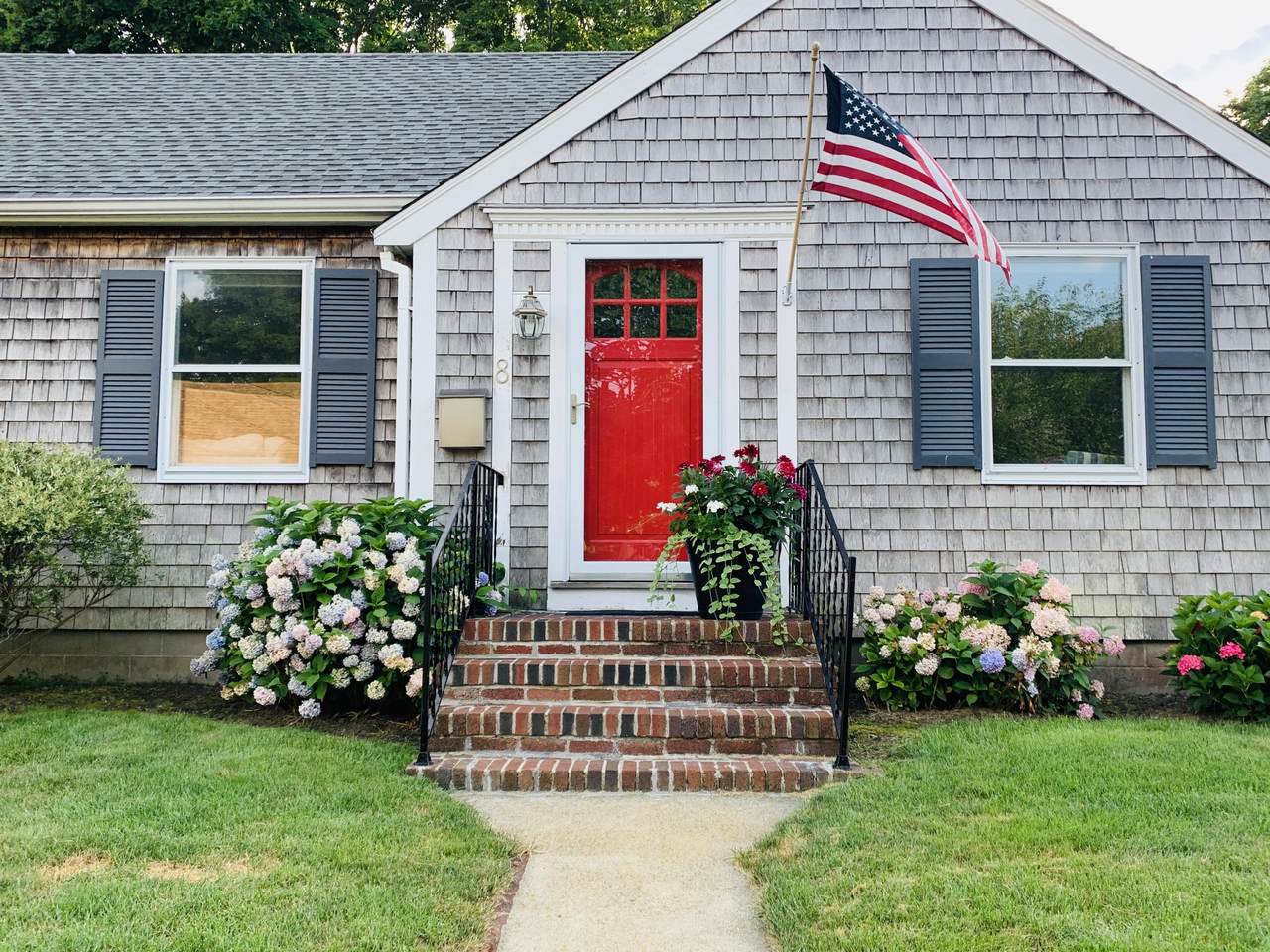 8 Morse Avenue - Photo 1