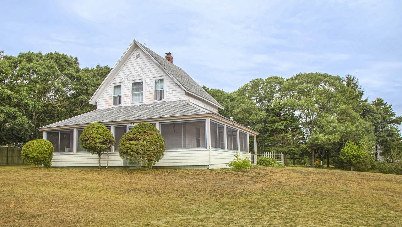 742 Main Street - Photo 1