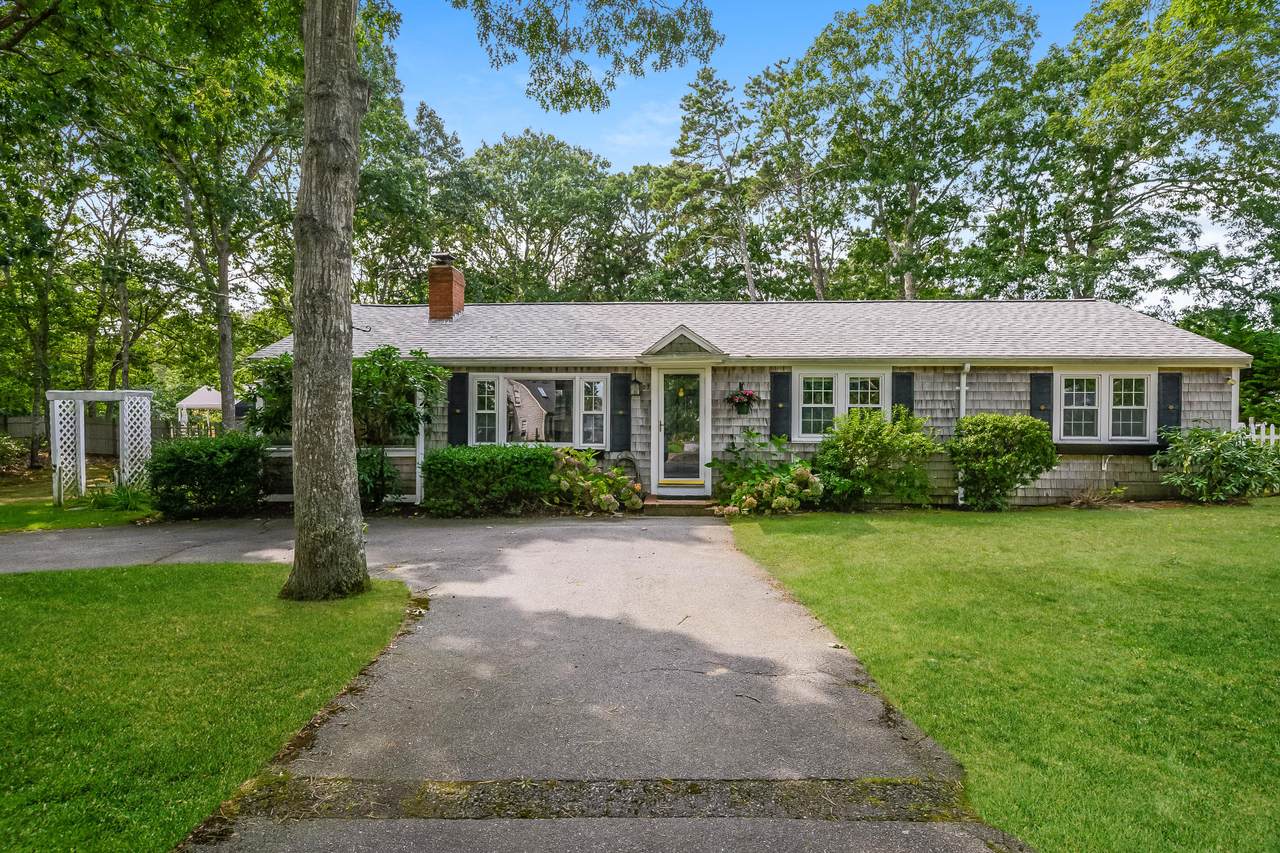 27 Spruce Street - Photo 1