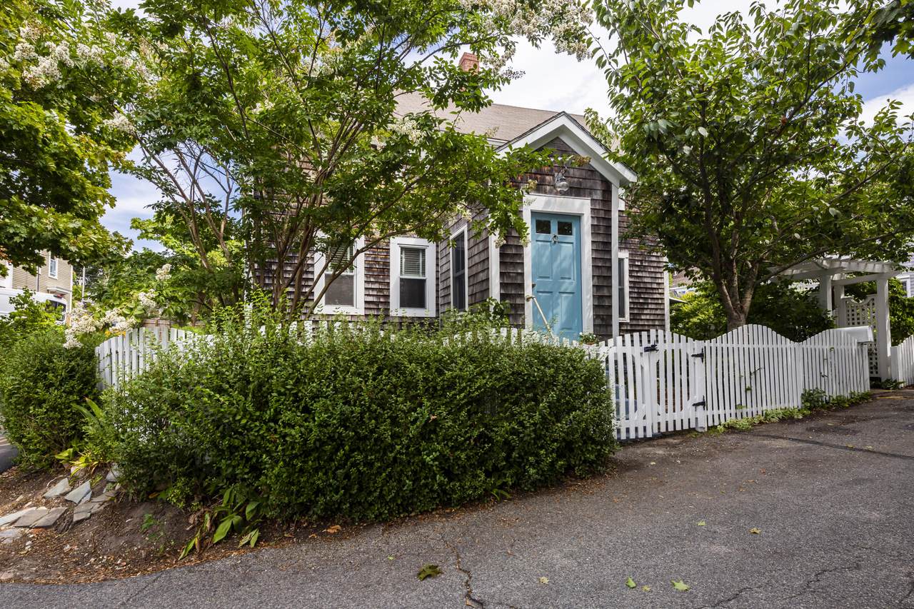 27 Center Street - Photo 1