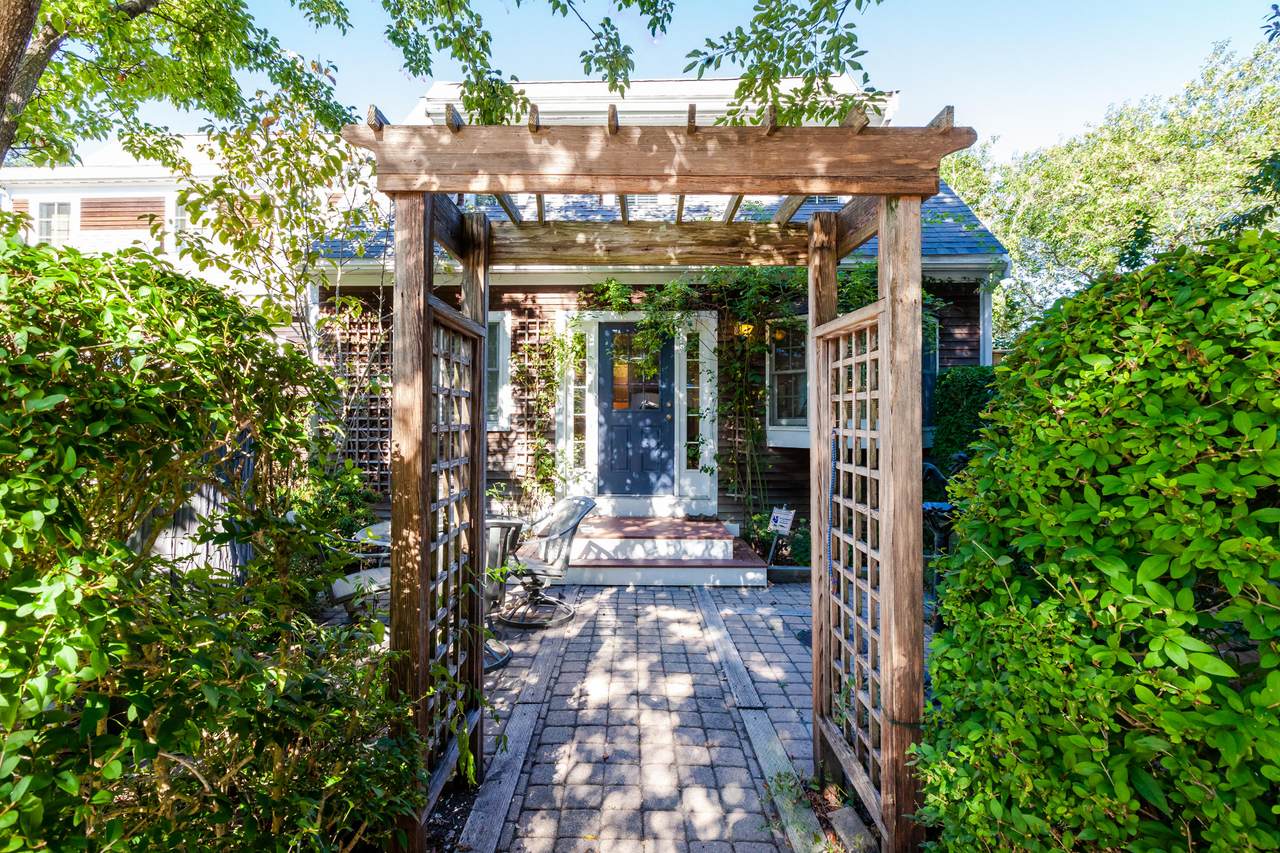 19 Priscilla Alden Road - Photo 1