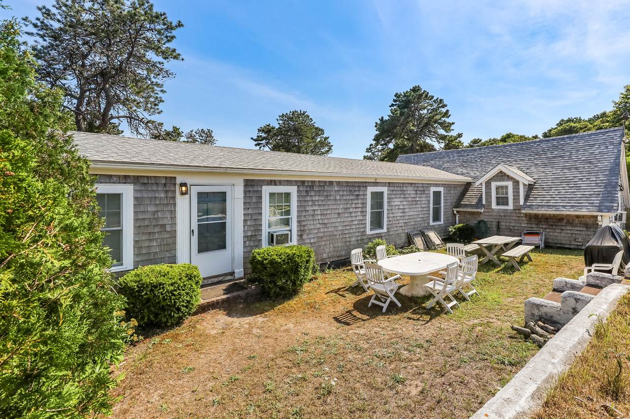 25 Sweetbriar Drive - Photo 1