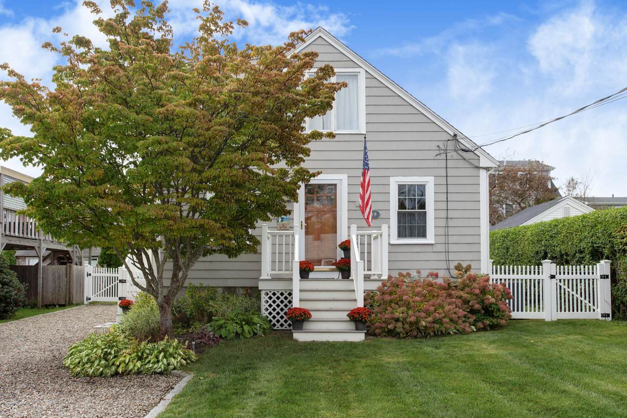 48 Tupper Avenue - Photo 1