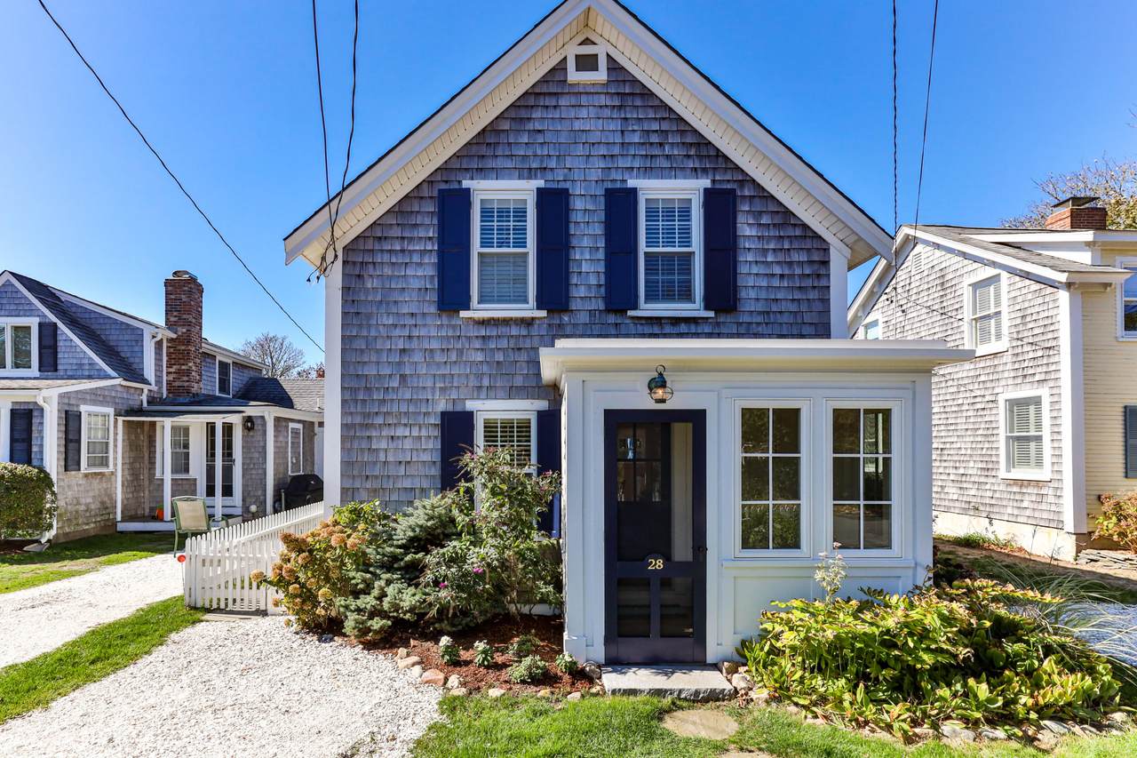28 Shattuck Place - Photo 1