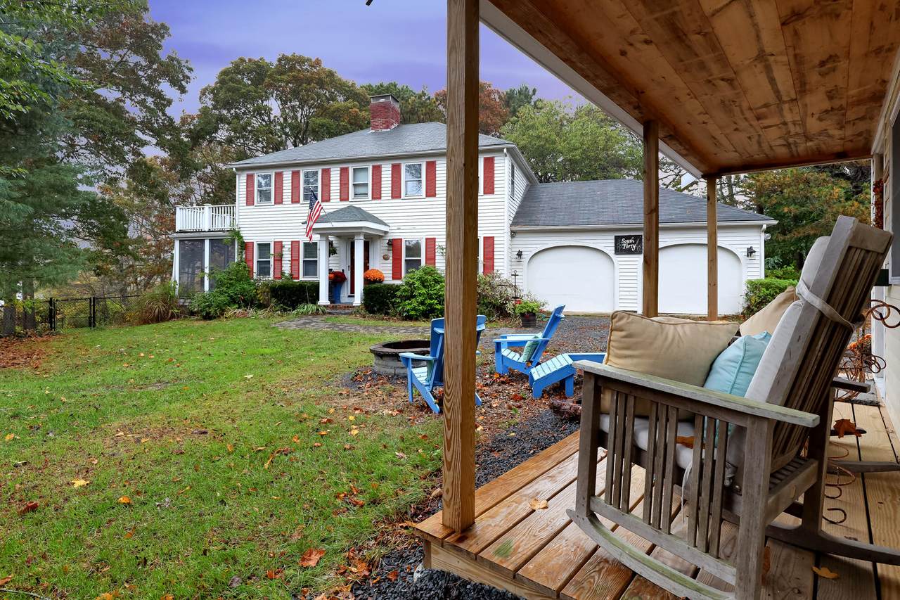 296 Scudder Avenue - Photo 1