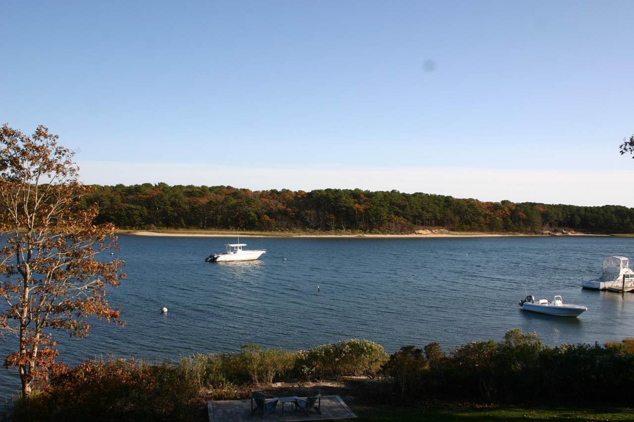 386 Edgewater Drive - Photo 1