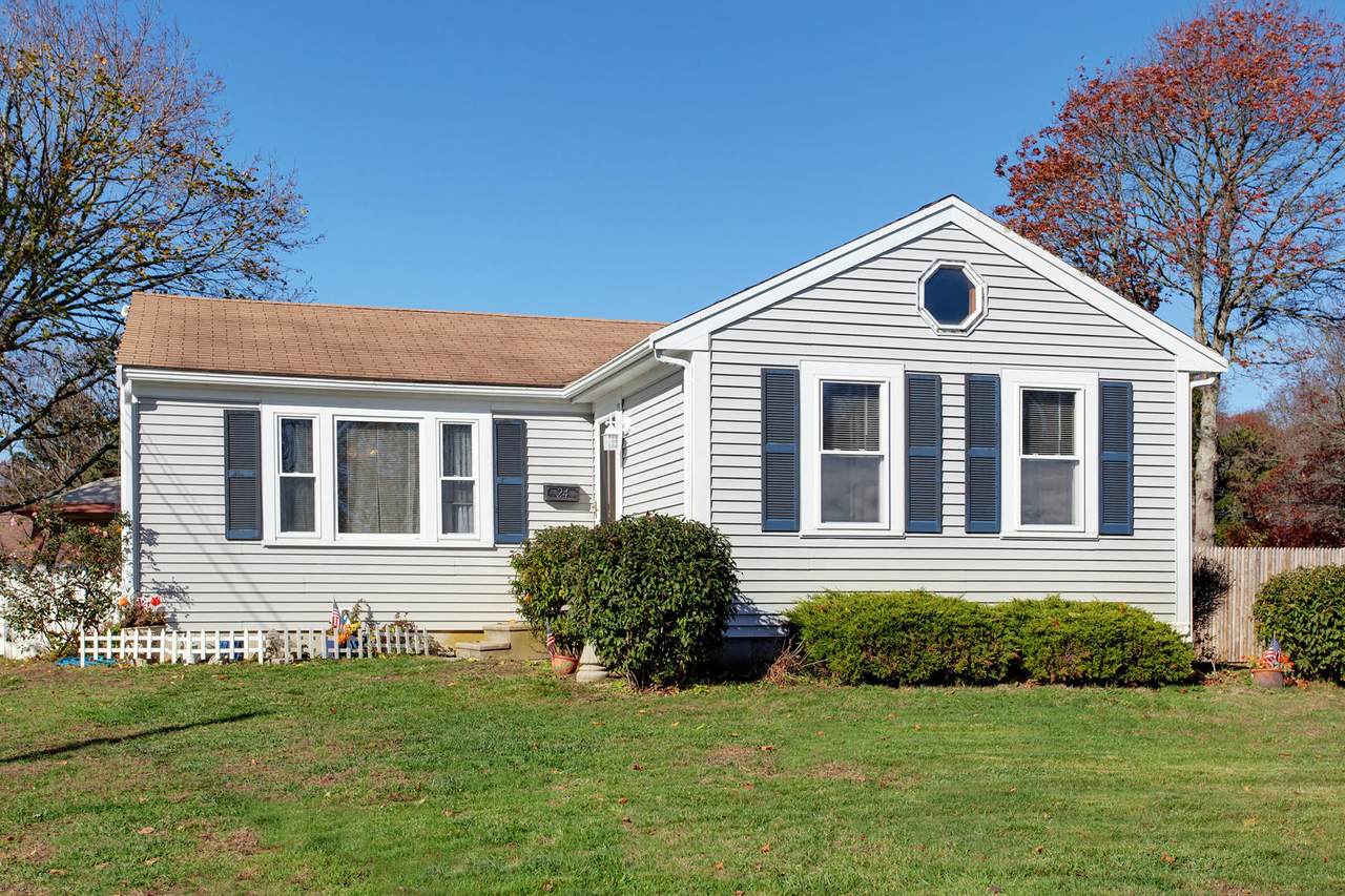 24 Saint Anthony Lane - Photo 1
