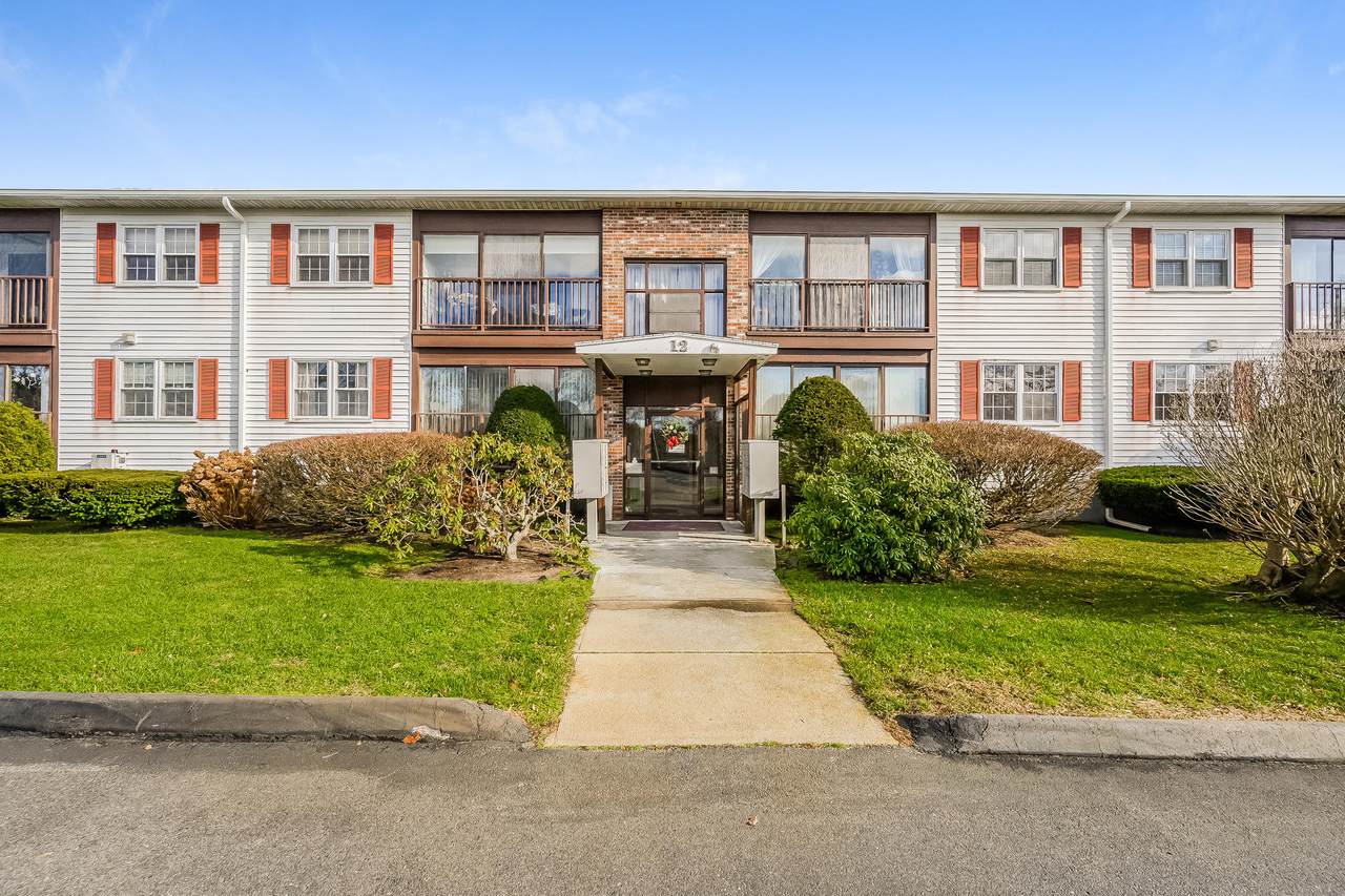 12 Candlewood Lane - Photo 1