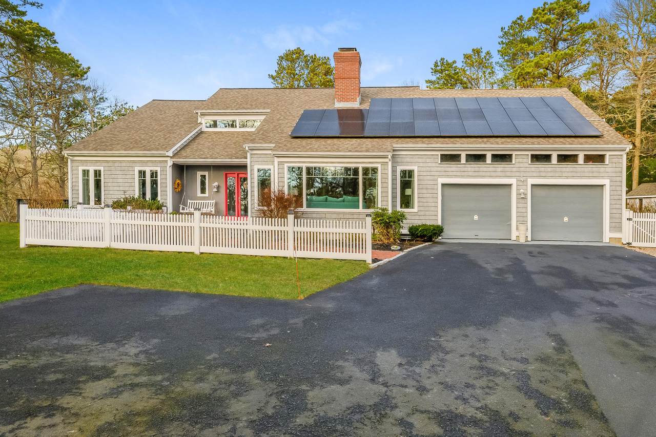 16 Cove Island Road - Photo 1