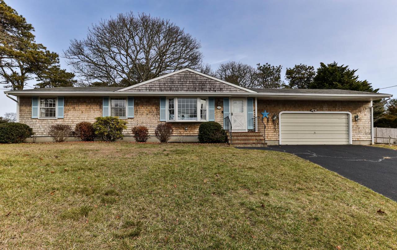 99 Shane Drive - Photo 1